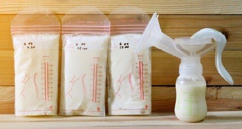 Как хранить сцеженное грудное молоко: правила и сроки